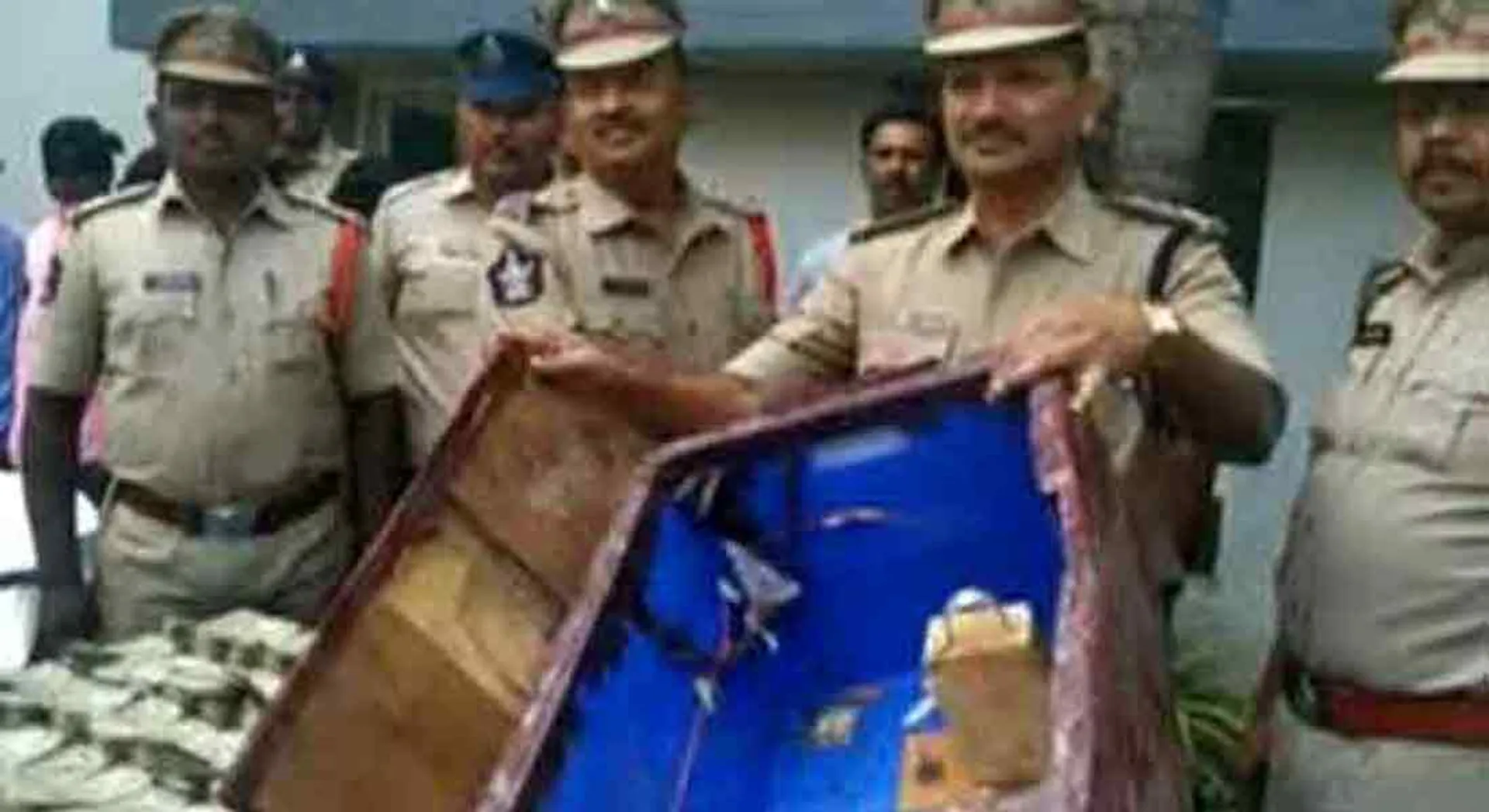 incident in thirupathi... police arrest 