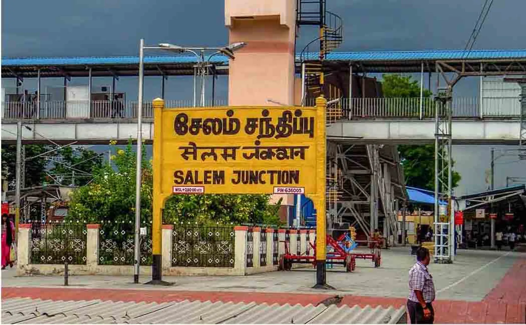salem lovers driving in two wheeler incient police investigation 