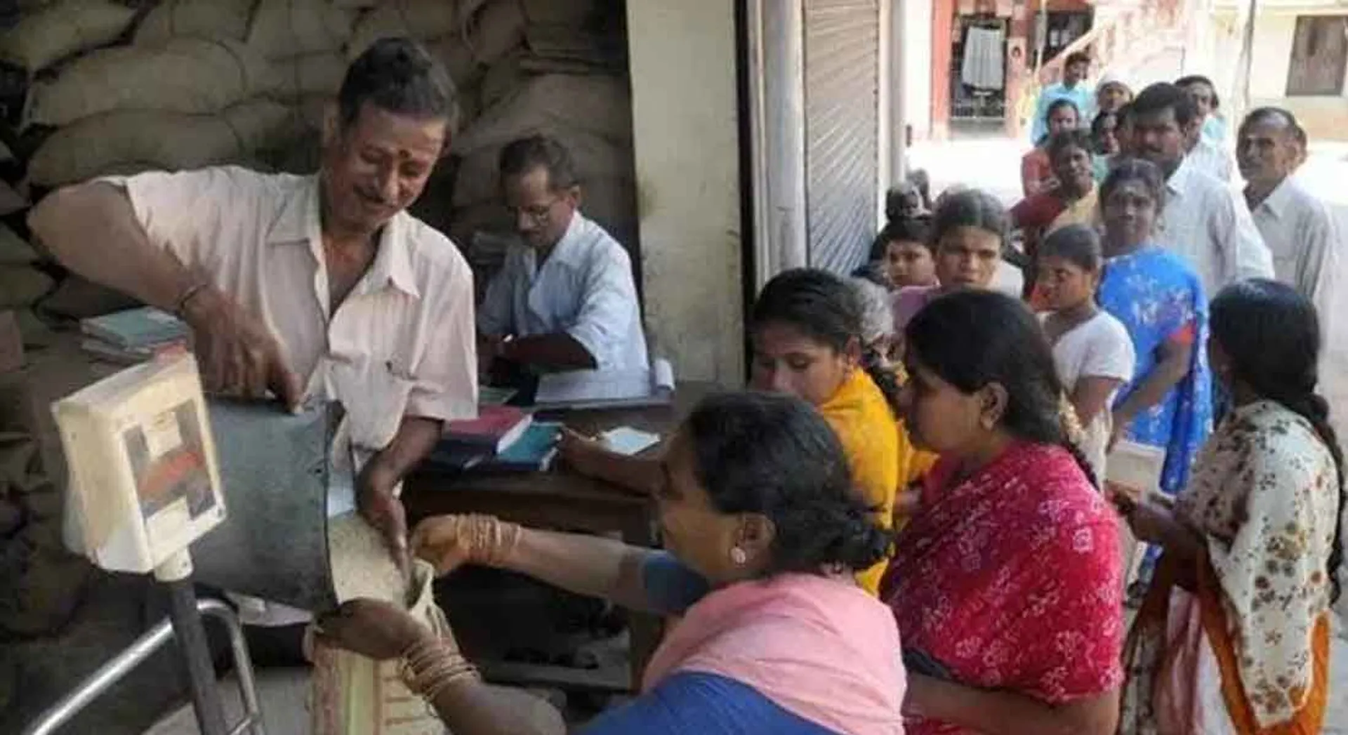  Money instead of rice for ration card holders! - Judge dismisses CM's order!