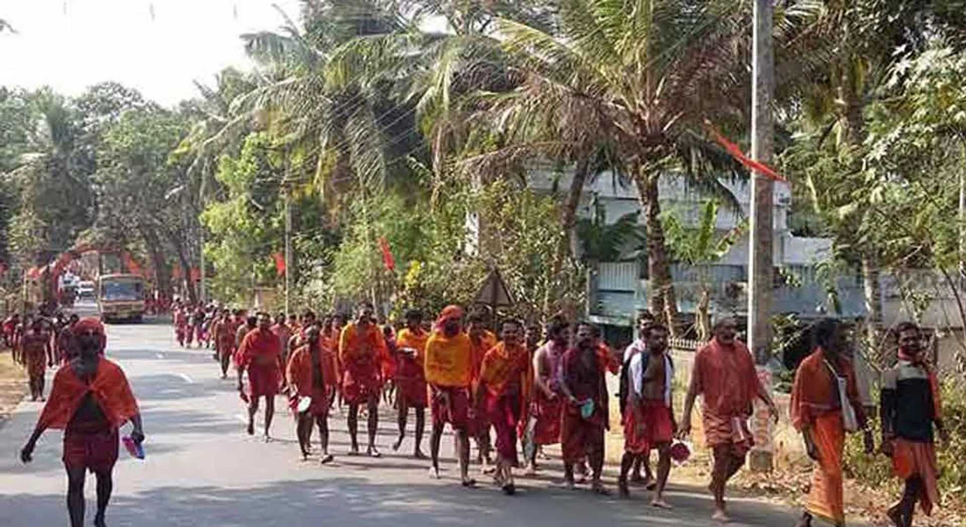  Thousands of devotees in Kumari shivalaya oottam