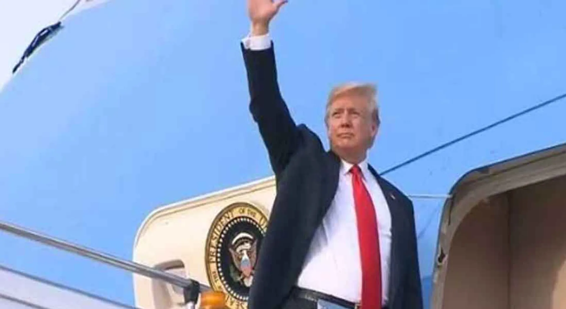  Trump departs to India
