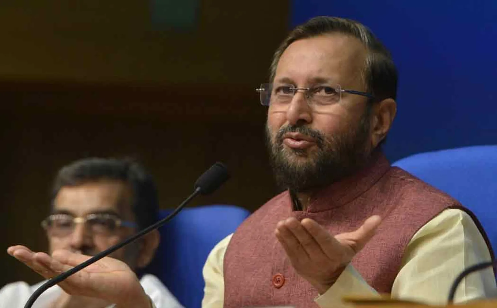 prakash javadekar accused aap councilor for delhi issue