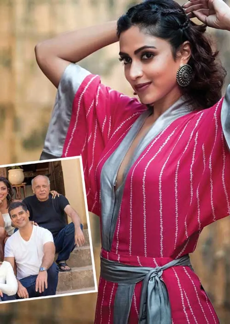 /idhalgal/cinikkuttu/connection-director-and-me-agreeable-amlabal