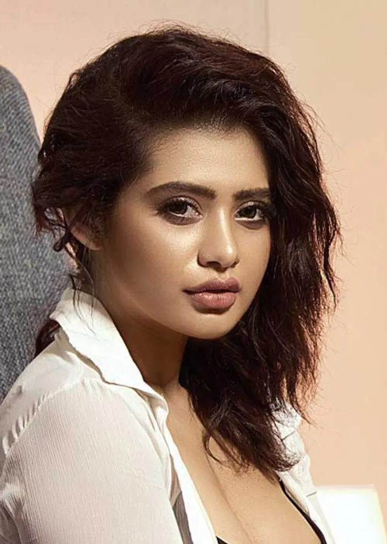/idhalgal/cinikkuttu/strictly-intimidate-director