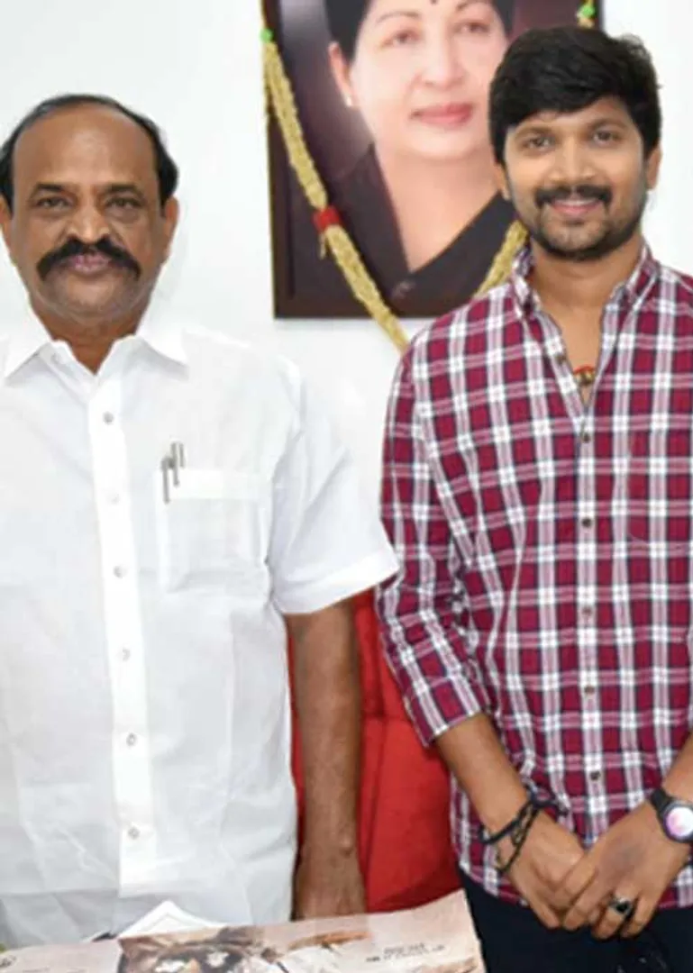 /idhalgal/cinikkuttu/welcome-social-star
