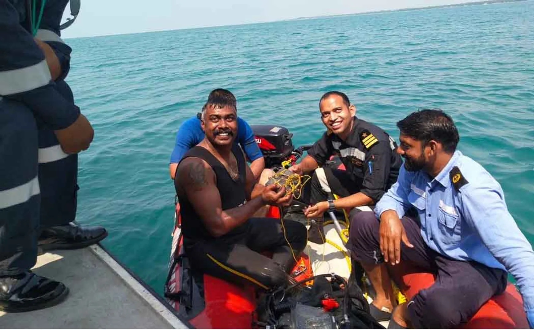 rameshwaram fishermens ilegal activities police seizured gold 