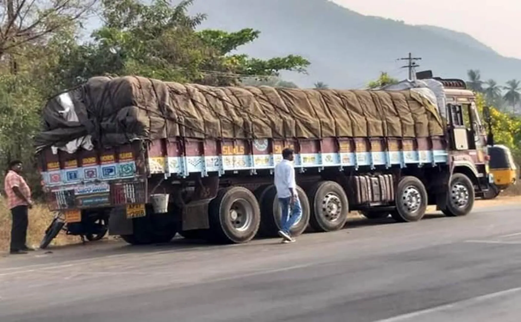 Ration rice confiscation in tiruppattur 