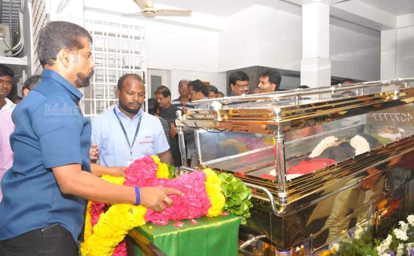 nakkheeran editor pays tribute to anbazhagan