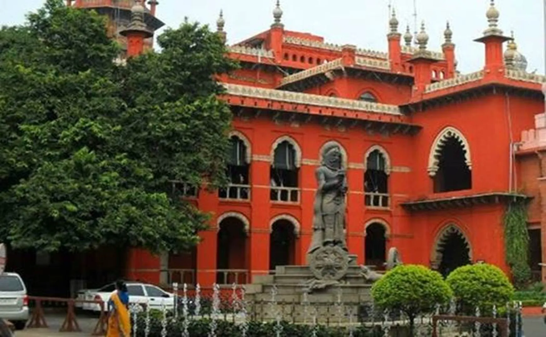  private lands billboards issue - chennai  High Court order