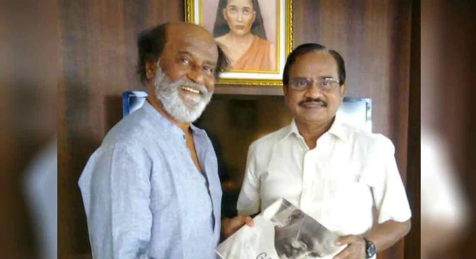  Rajinikanth meets Tamilaruvi Maniyan