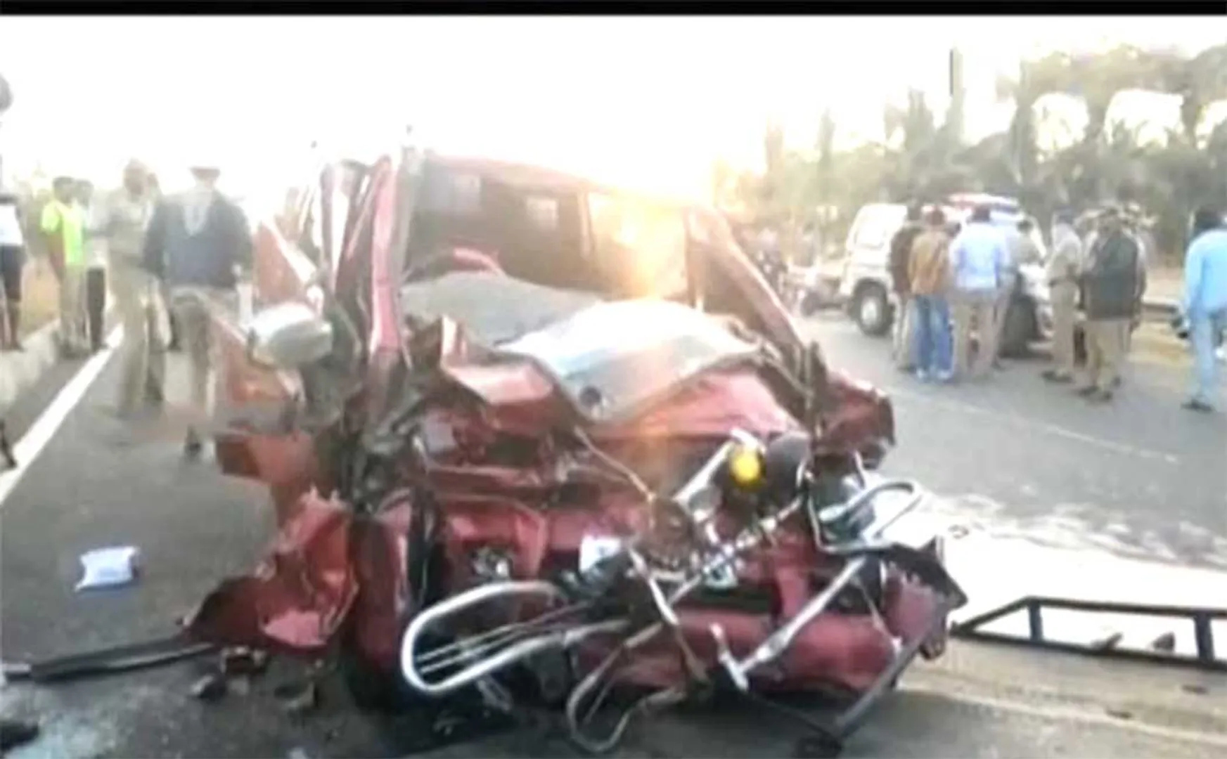 avinasi highway incident students car driver police investigation 