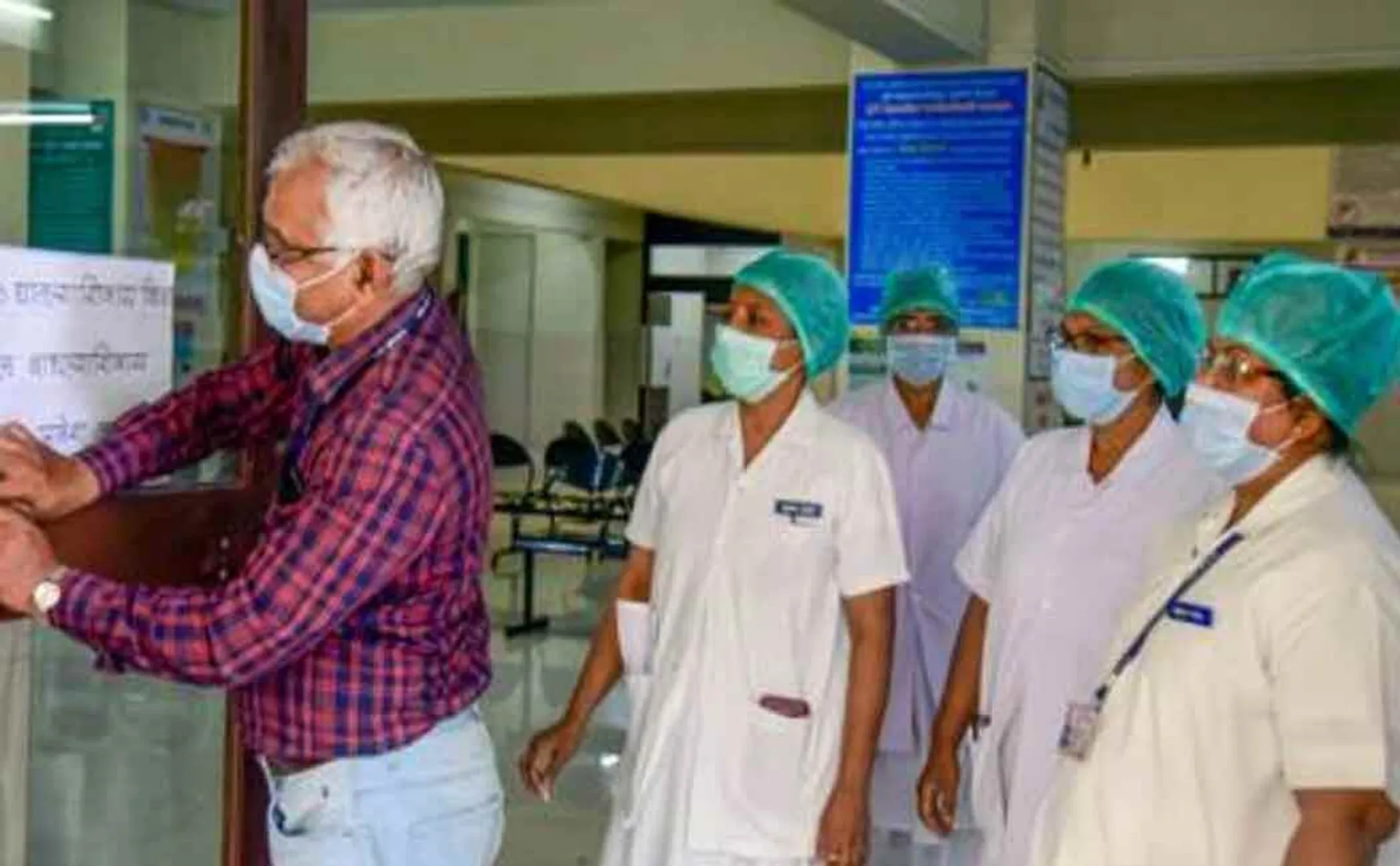 indian students return from pakistan