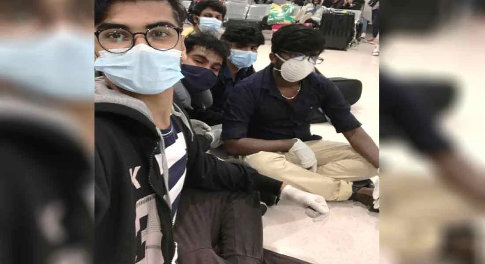  The same mask for many days ... Indian students in the Philippines tears