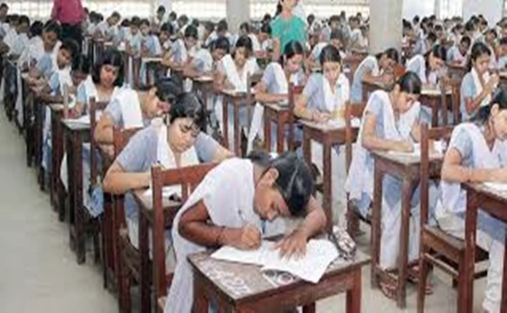   corona-virus -plus1 public exam Postpone