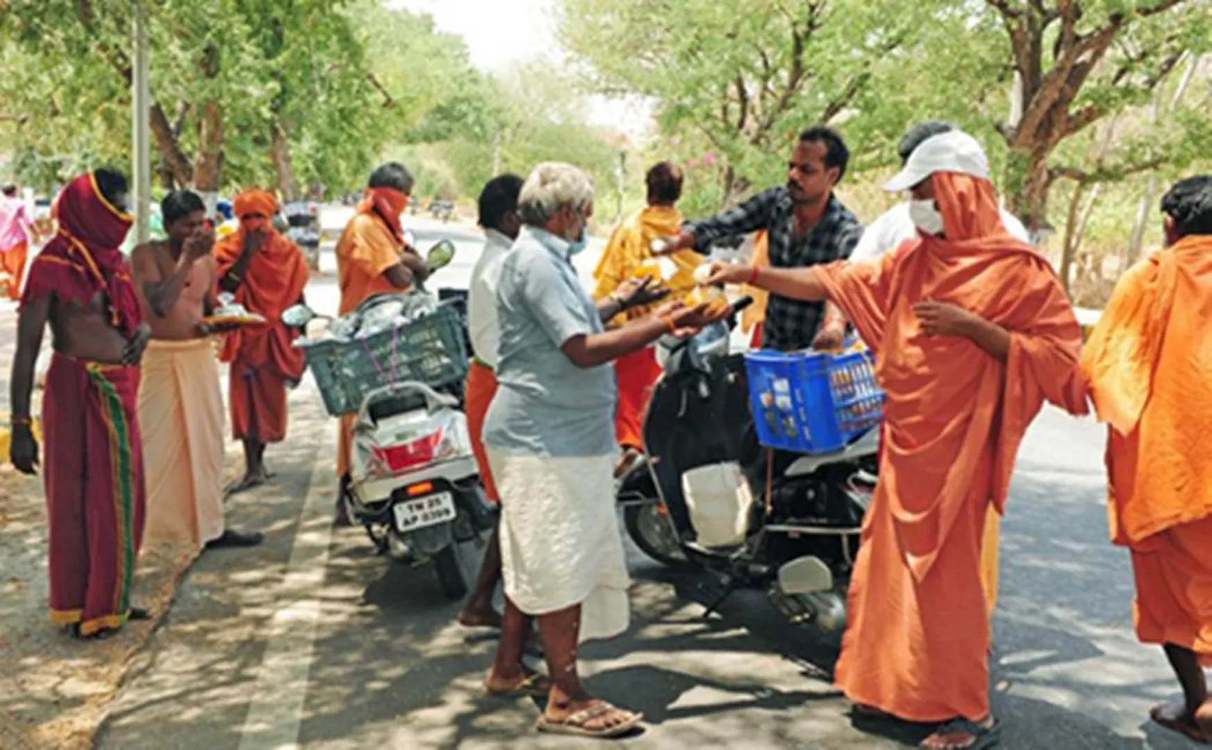  Nakkheeran news repercussion - Food available to roadside people   