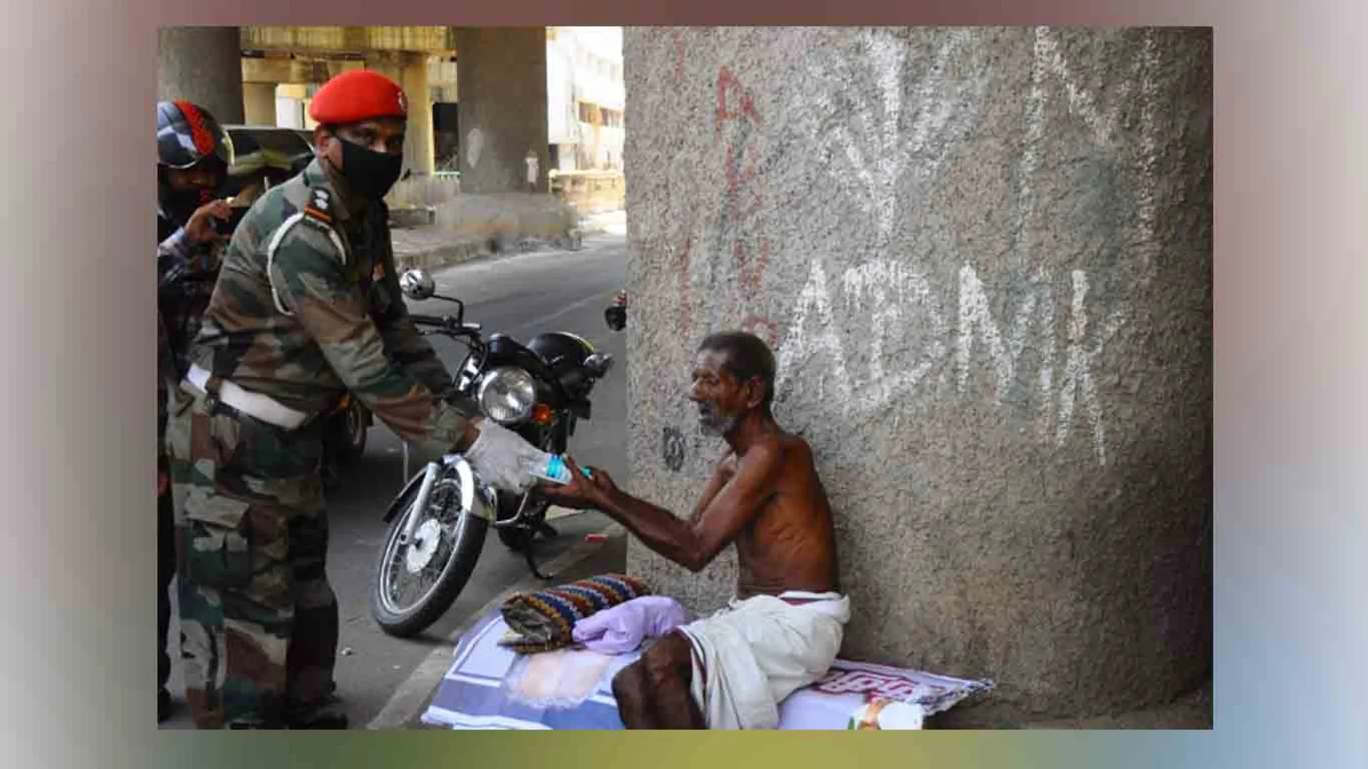 Soldiers - food - help