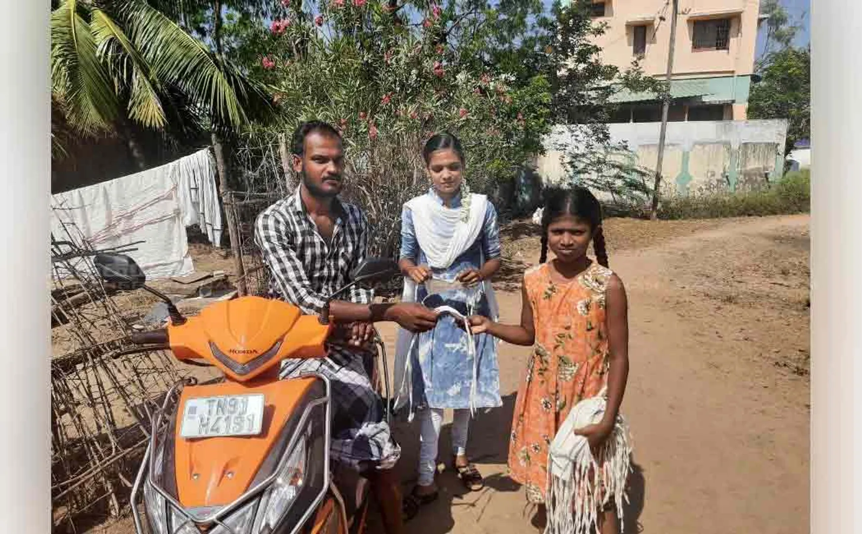 cuddalore district chidambaram school students had give to masks peoples 