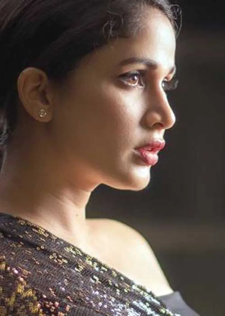 /idhalgal/cinikkuttu/lavanya-laali-singing-director