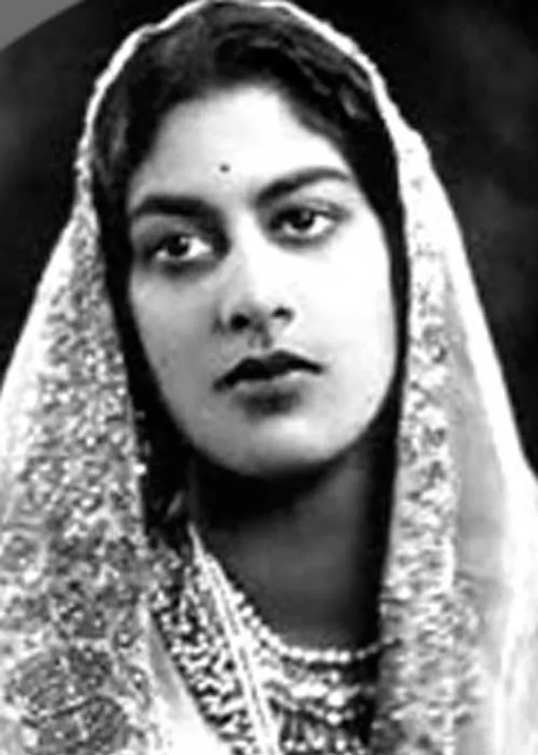 /idhalgal/eniya-utayam/daughter-wizard-madhavikutty