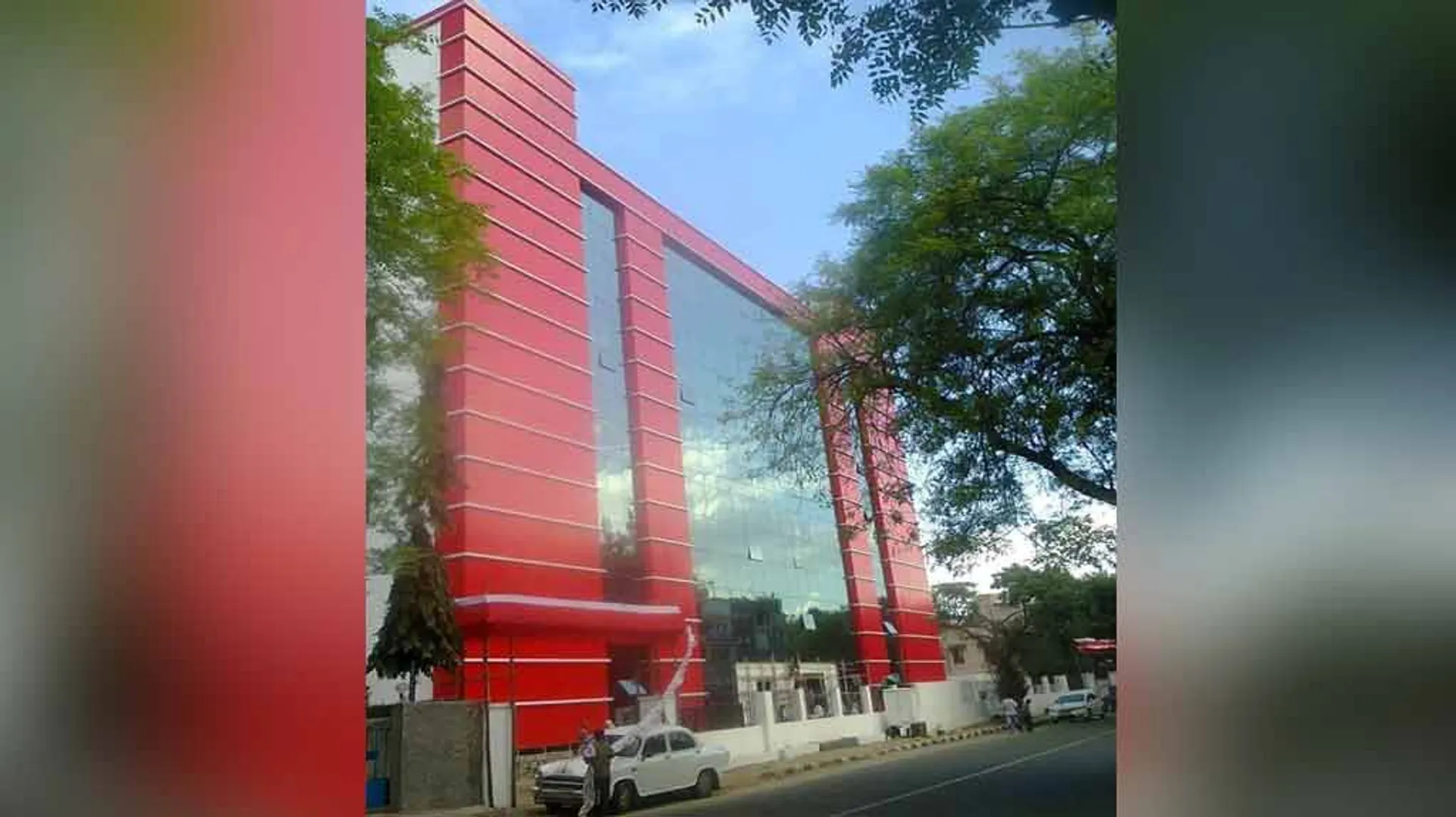 Here's the party office ... use to treat corona ... - Communist Party in the intere