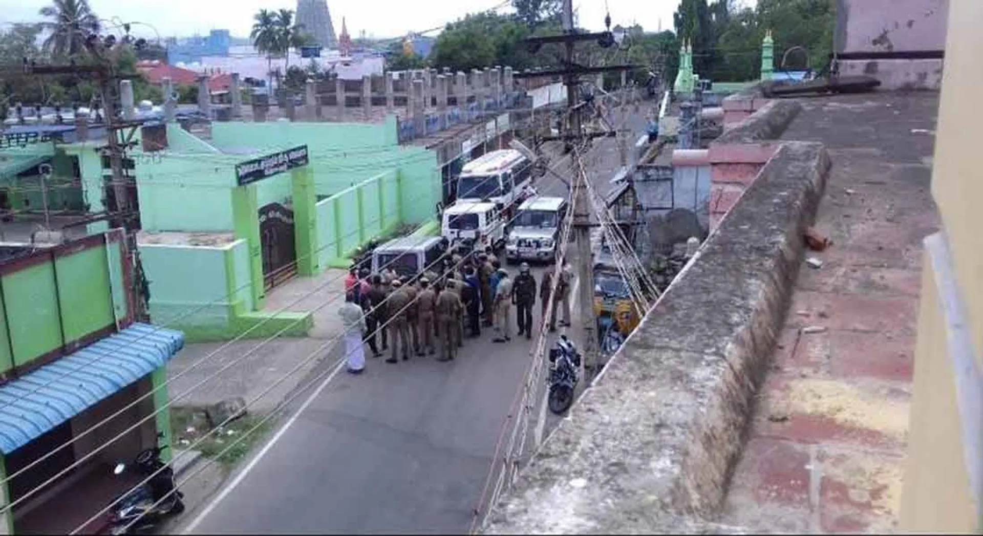  144 Lockdown violation ... LATHI CHARGES IN TENKASSI ... 300 CLAIMS LIKE !!