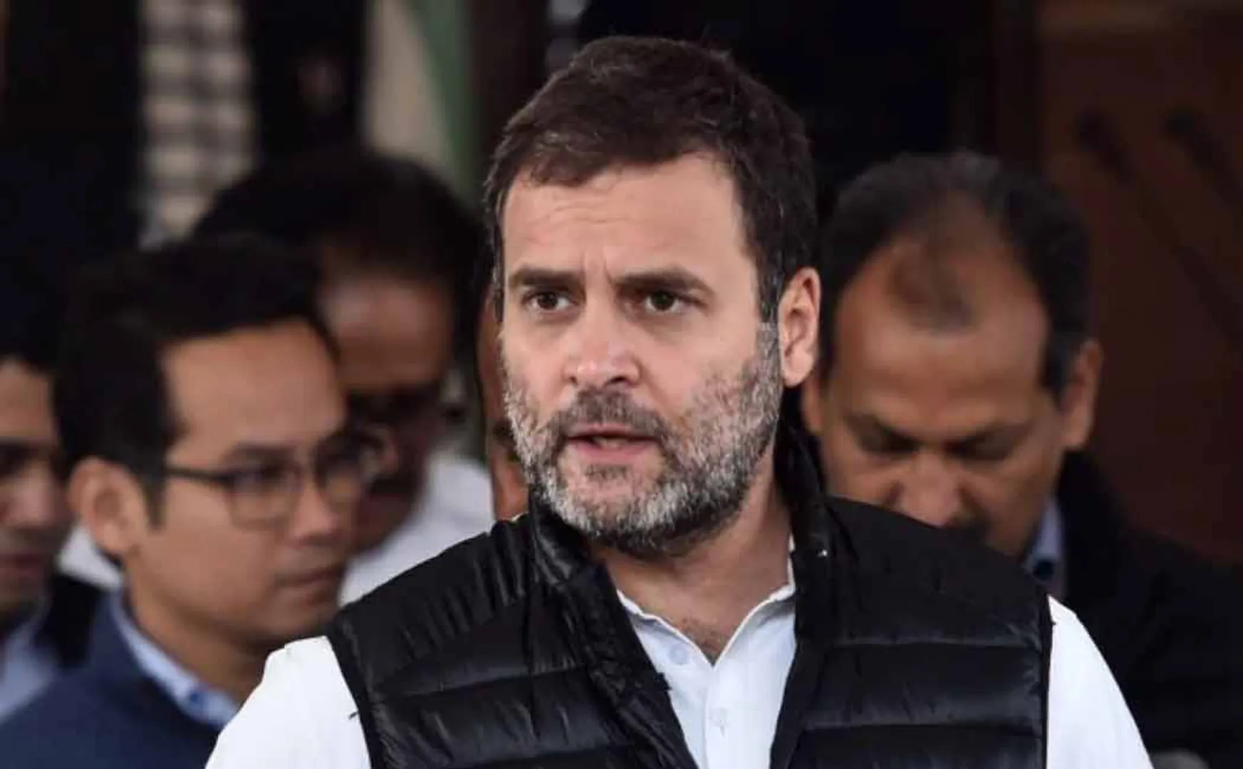 rahul gandhi urges people to stay united against corona