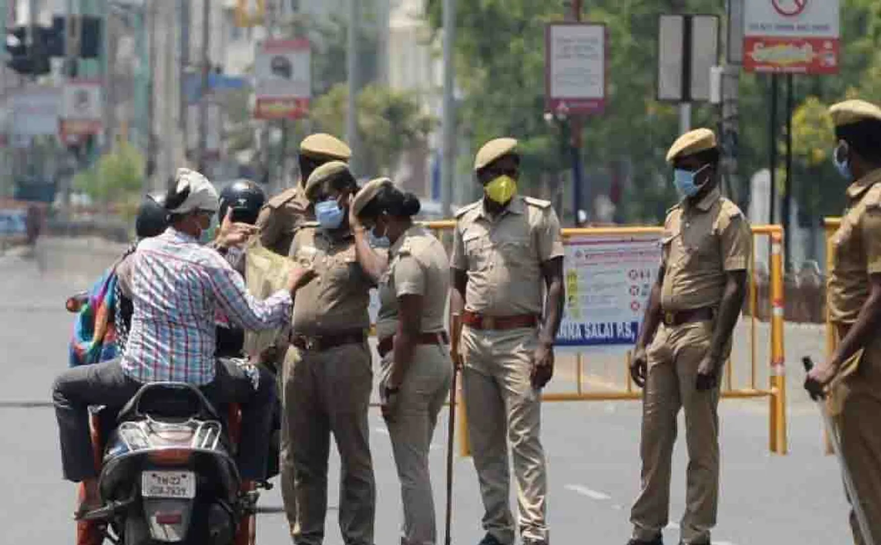 tamilnadu curfew police case filled 