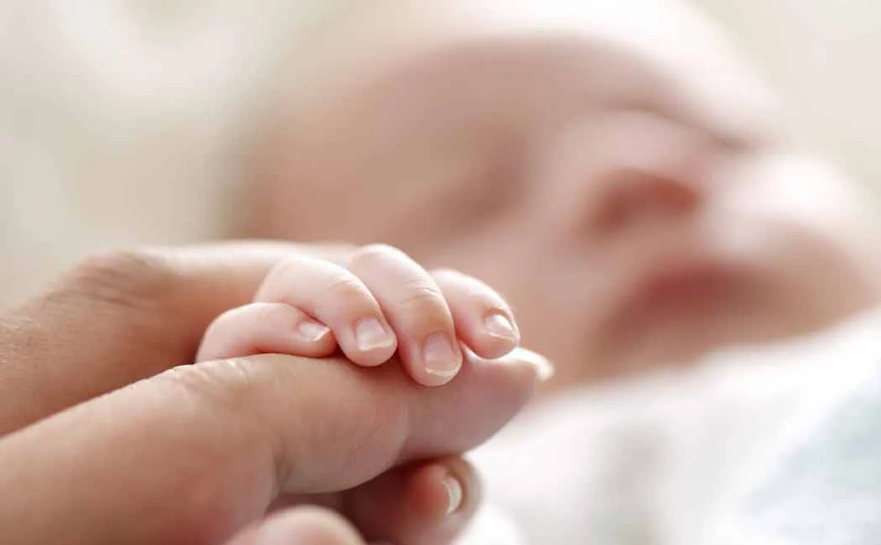 infant affected by corona