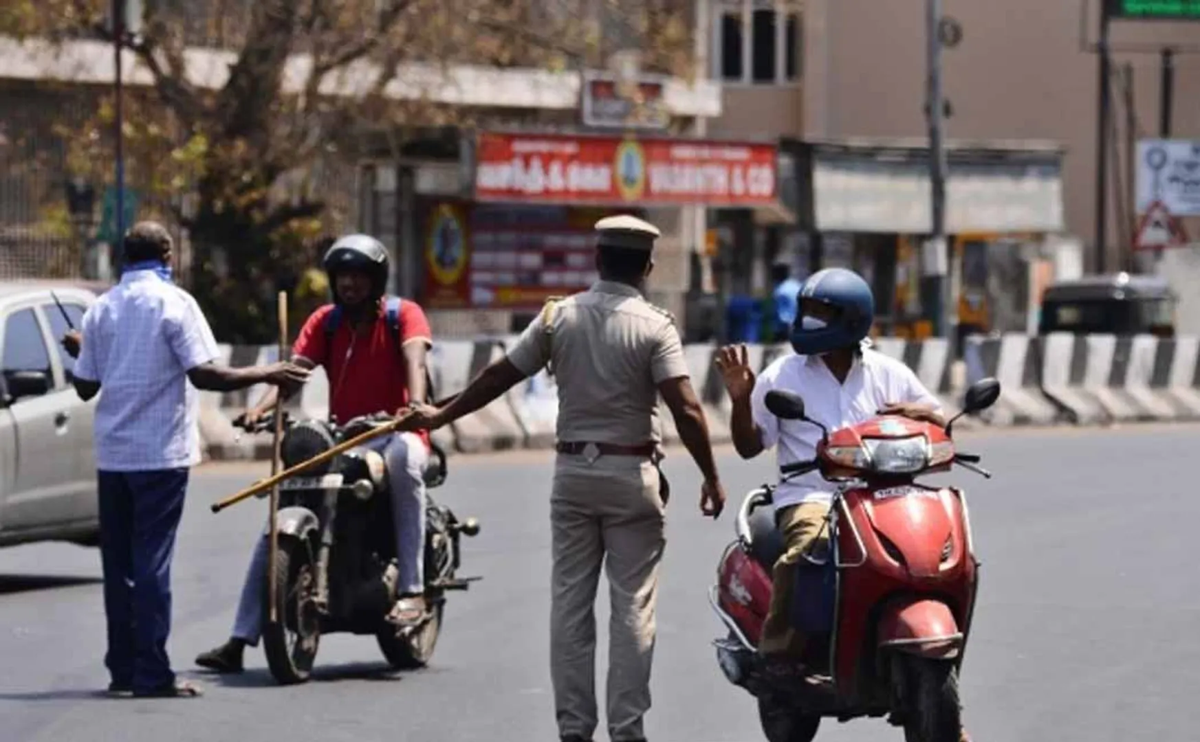 tamilnadu curfew vehicles police arrested 