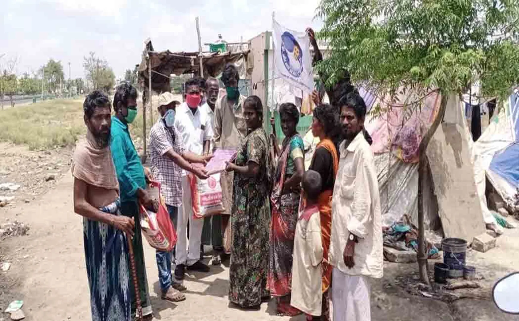 tamilnadu poor peoples helped actor vijay fan 