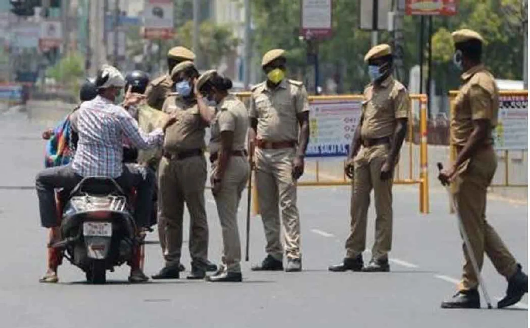 curfew tamilnadu police peoples 