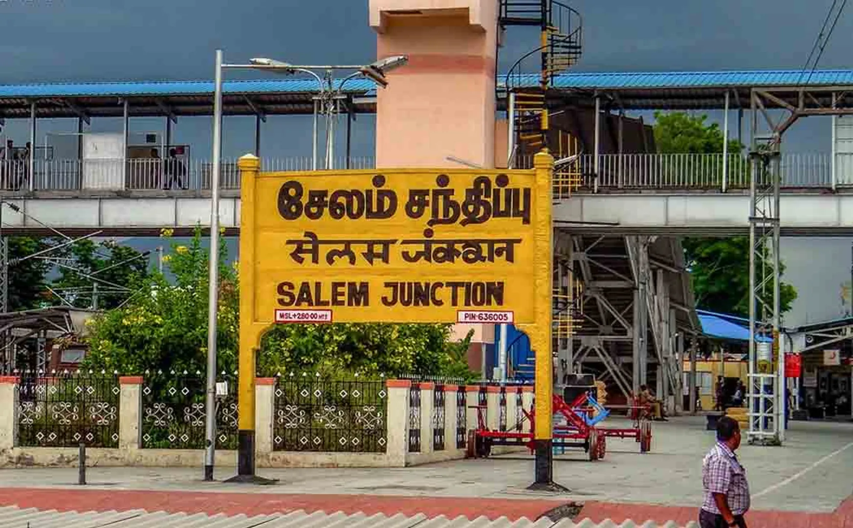 salem district corona curfew police raid in mountain 