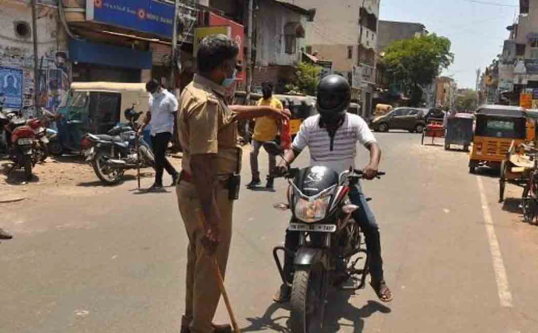 tamilnadu curfew police vehicles seizures 