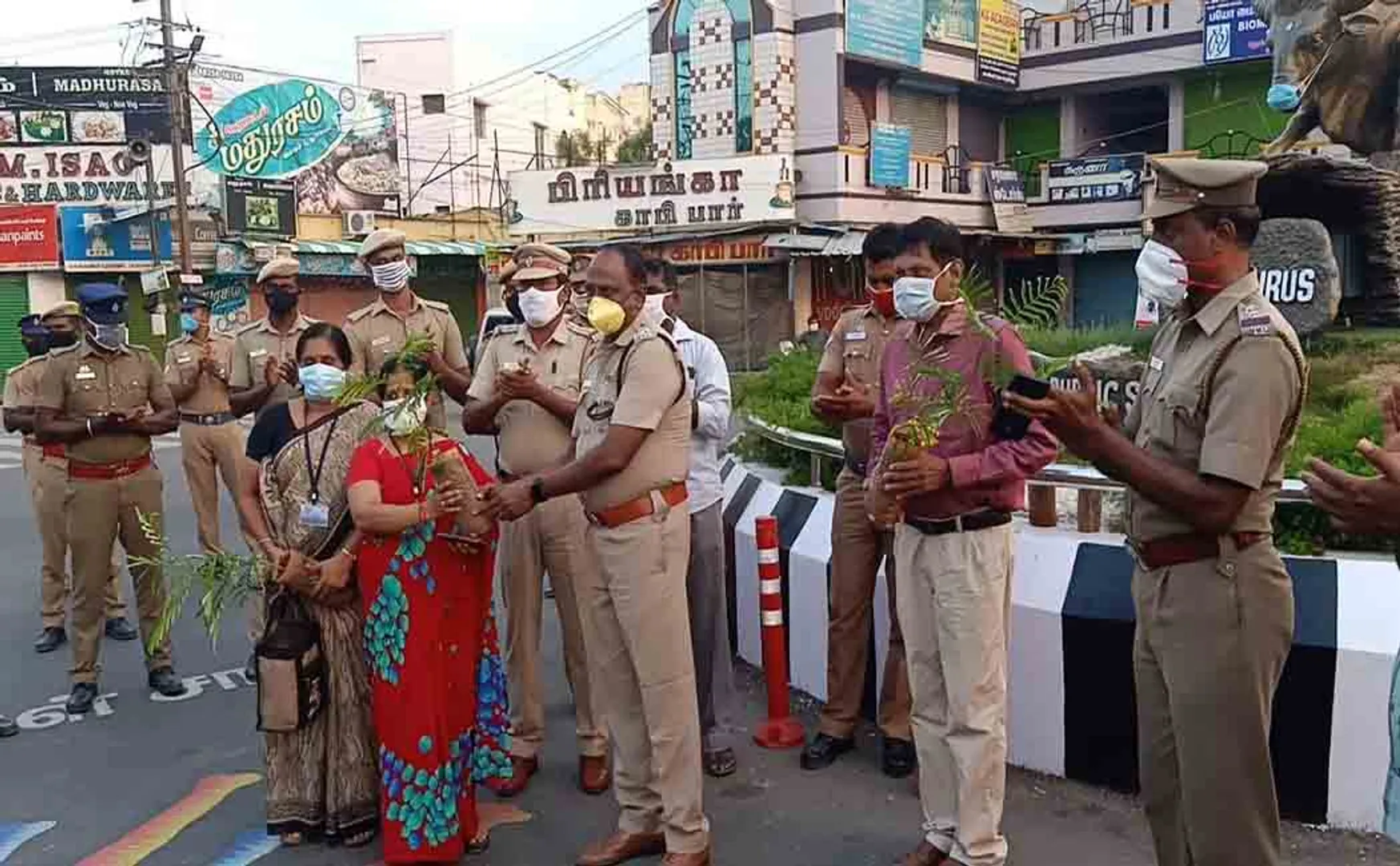 salem police has give trees for doctors, nurses, cleaning staffs 