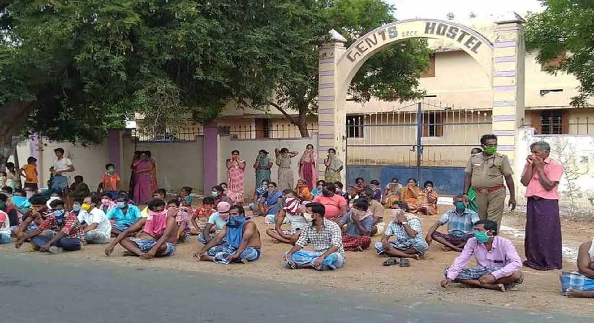  Attempts to isolate student hostel ... General public in protest !!