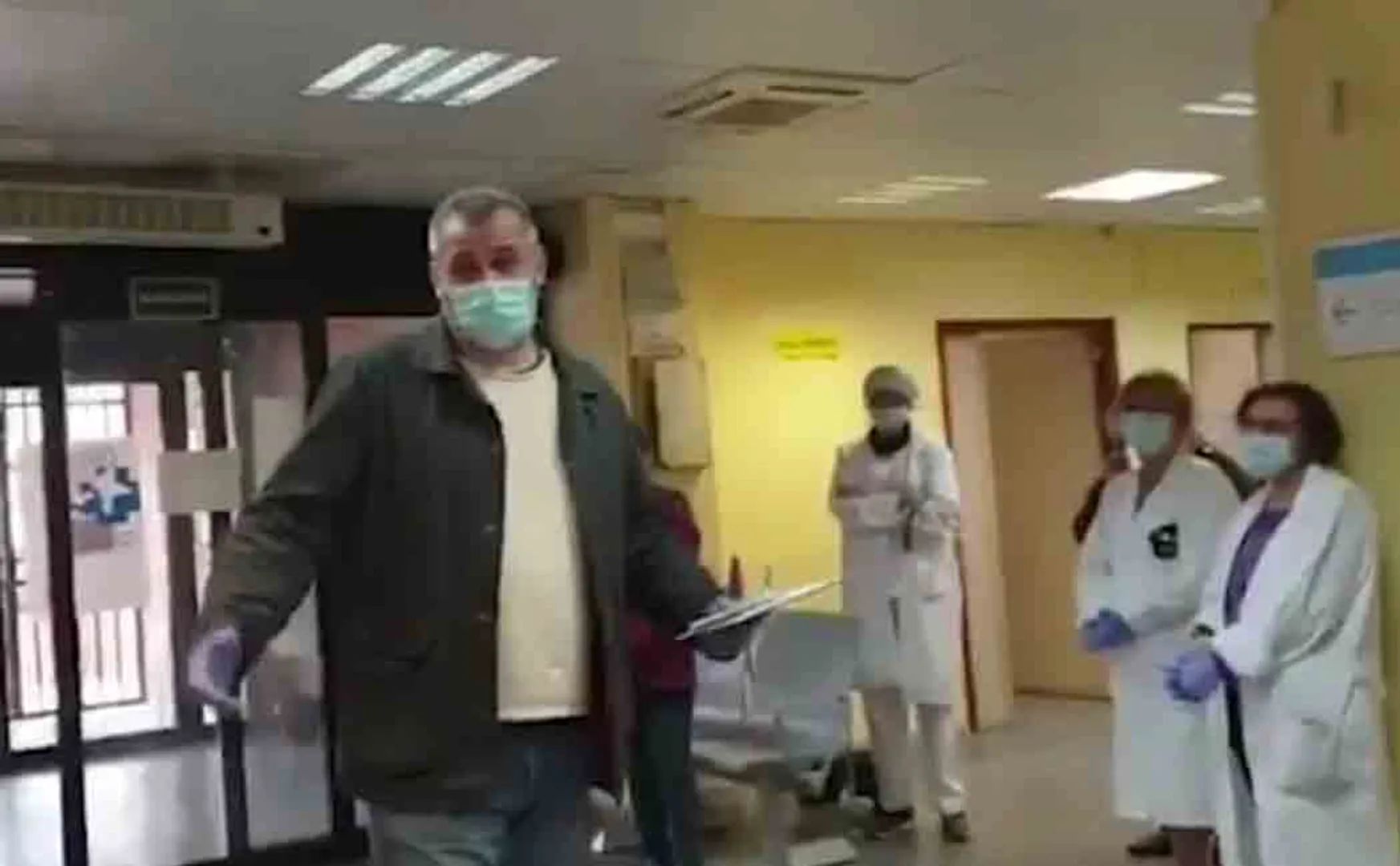 madrid taxi driver helps corona patients