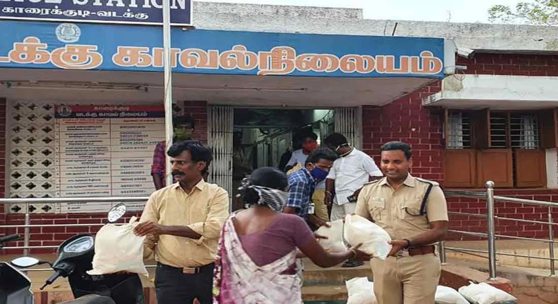  No one should sleep hungry ... DSP dealt with the crisis of luggage .. !!!