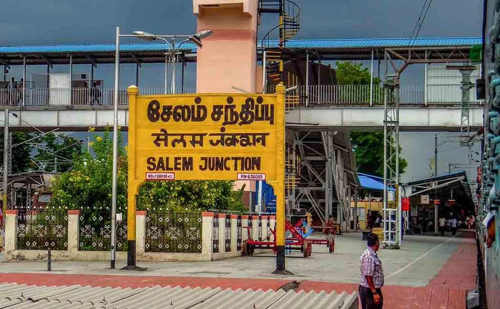 salem district border police panchayat president four persons arrested 