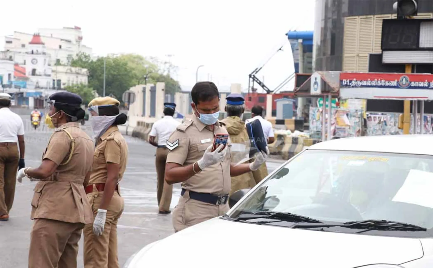 TAMILNADU POLICE LOCKDOWN RS 4.01 CRORES FINE 