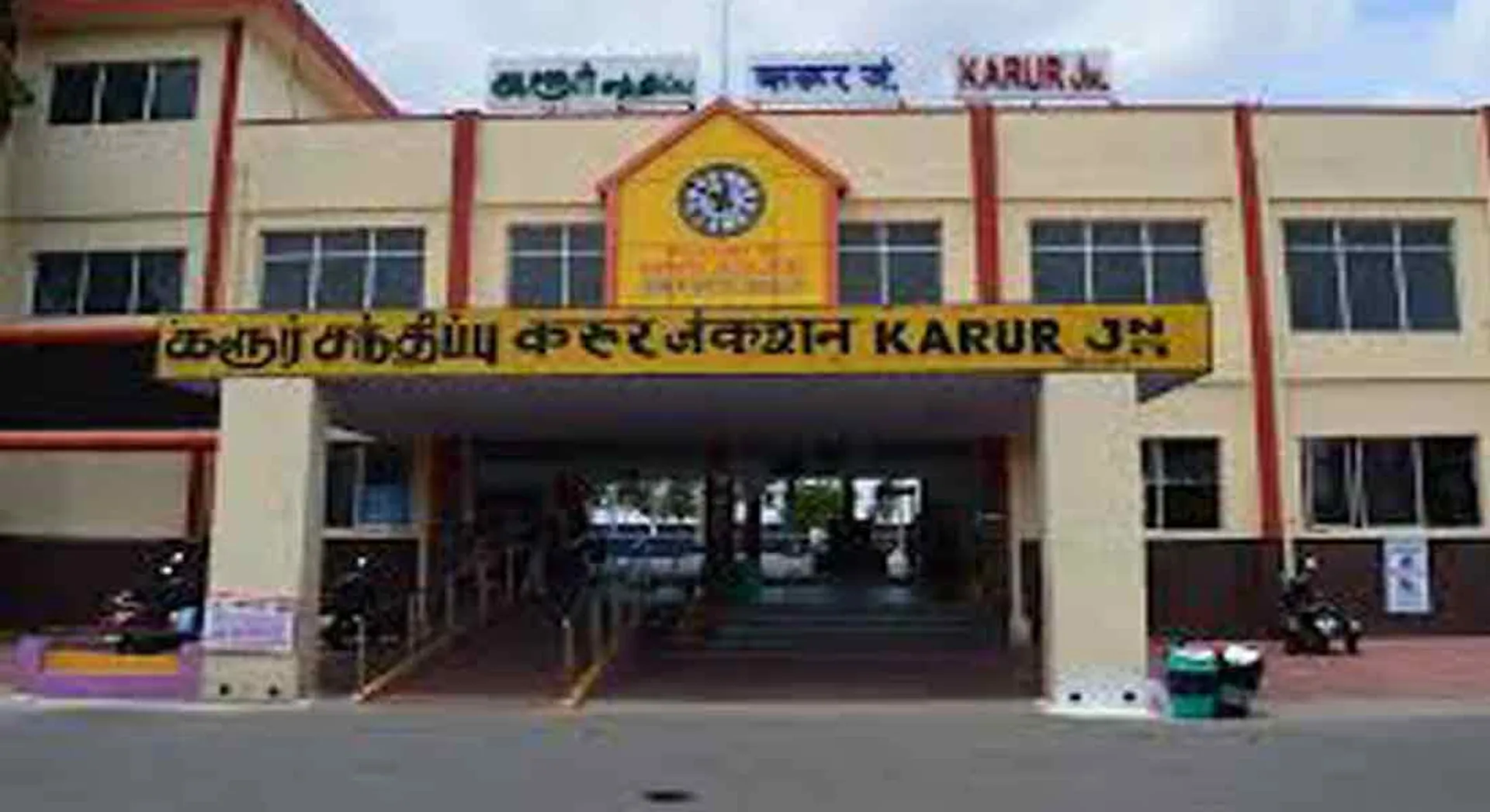 Ambulance worker spreading corona ... Karur sad!