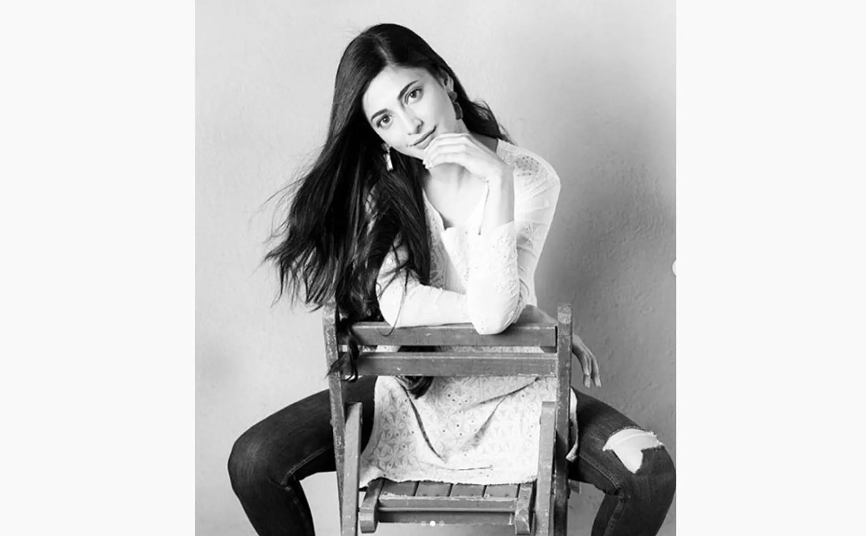 shrutz haasan's Black & White photos
