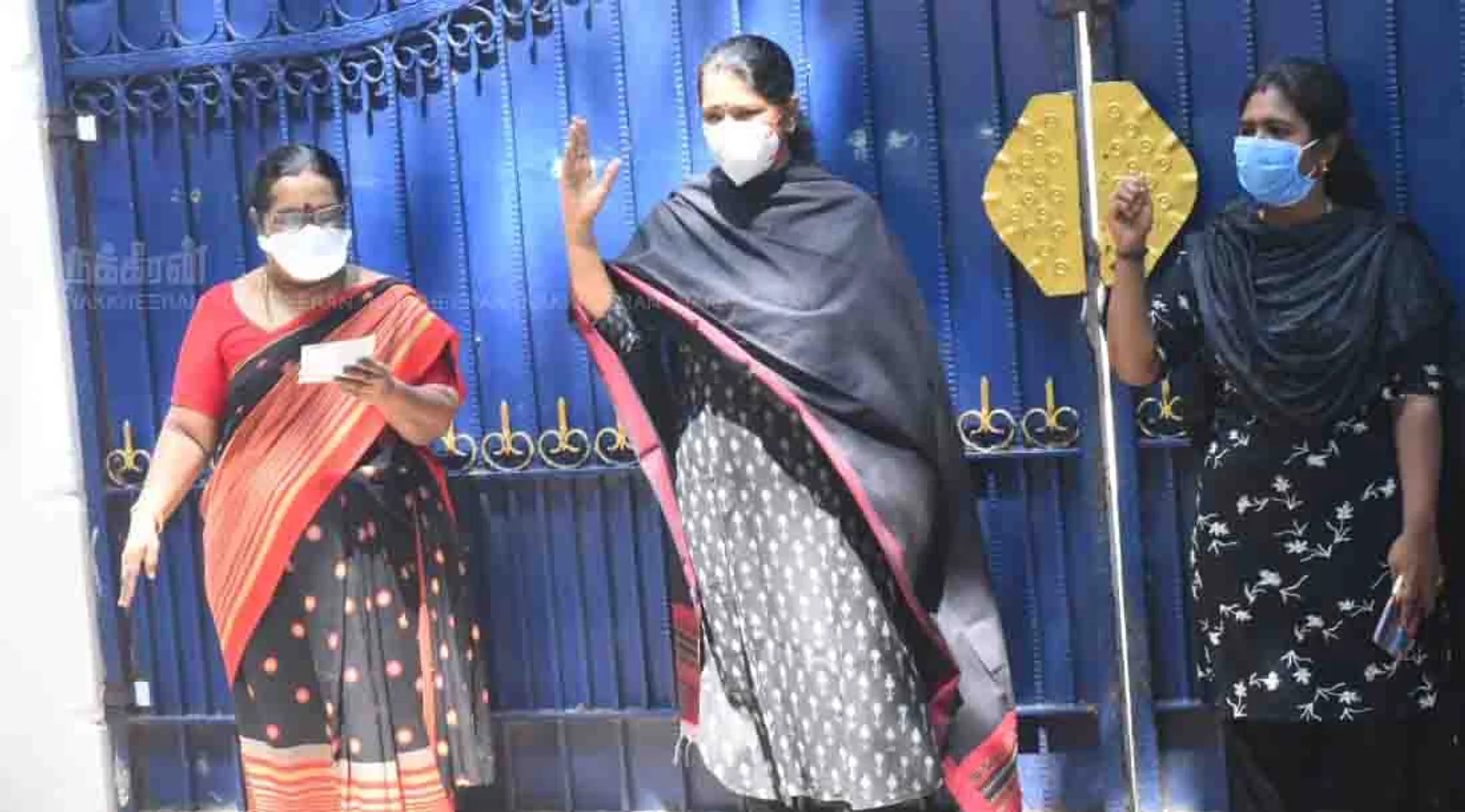 tasmac shop open issue - dmk - mp - kanimozhi -