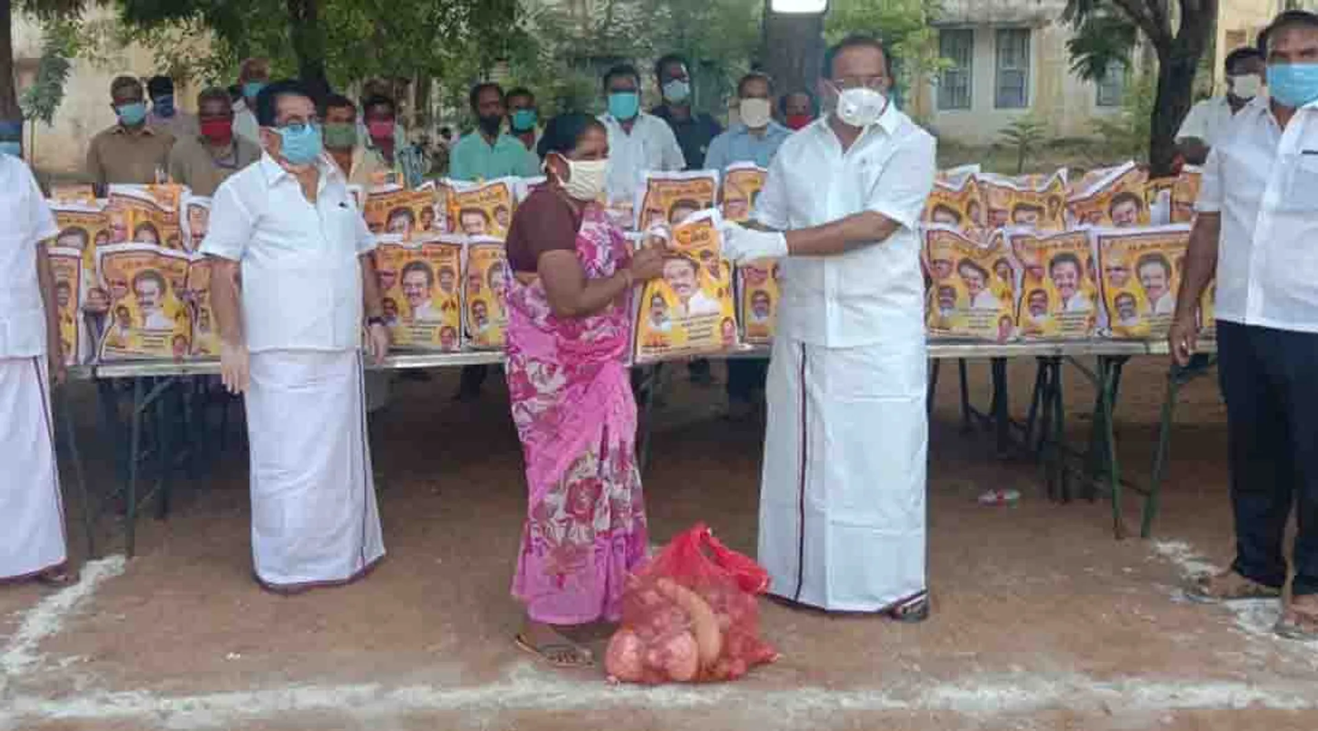 dindigul district sakkarapani dmk - corona virus issue - help
