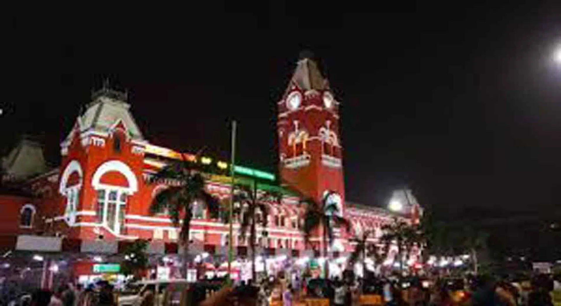  The special train came to Chennai with more than a thousand people