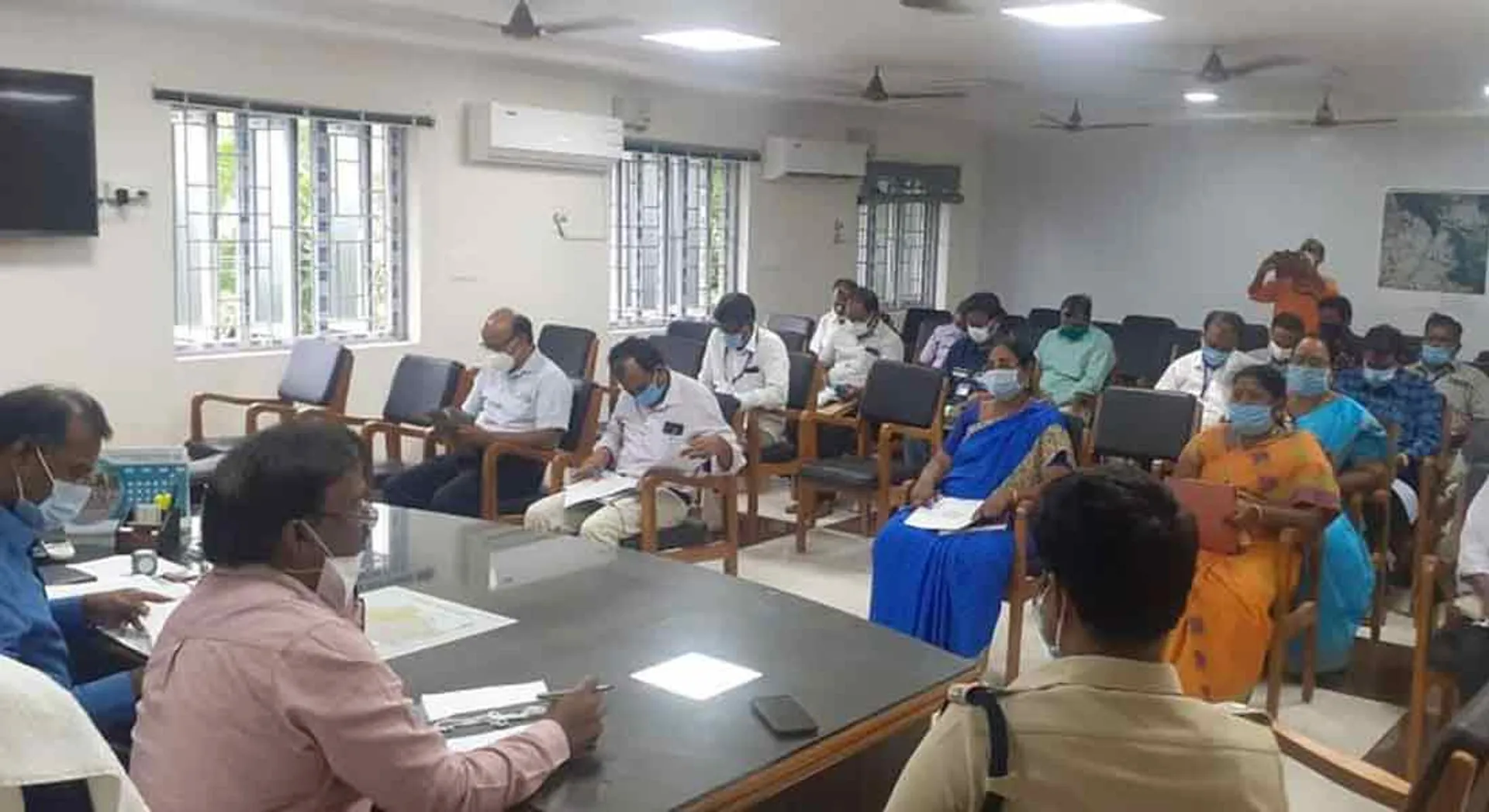  Isolated persons should be monitored intensively