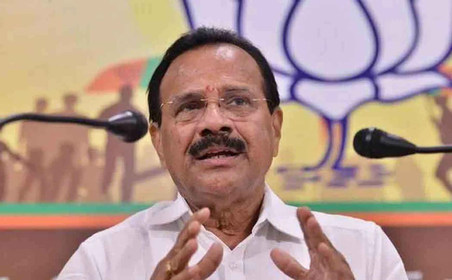 sadananda gowda breaks karnataka government rule