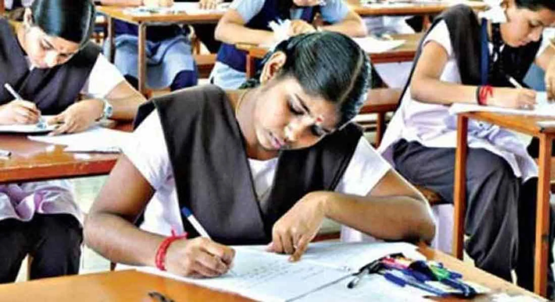 10th grade students in Telangana go  'All-Pass'