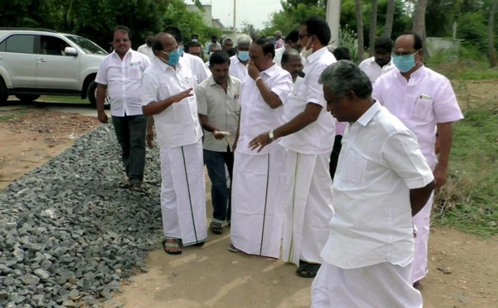  DMK - ADMK - minister sengottaiyan - Communist MP 