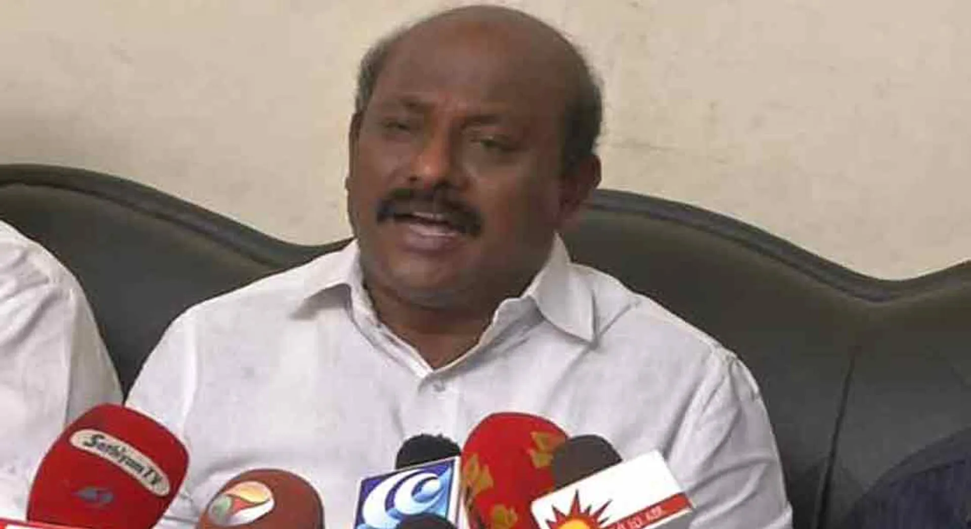  Re-curfew if ready for cooperation - Merchant Association decision
