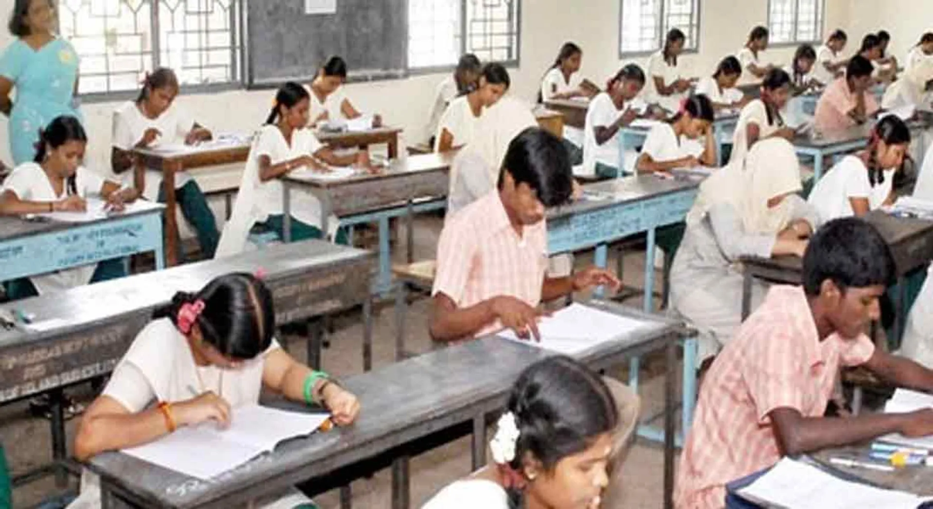 should not invite their Students, parents to school to collect answer sheet - Tamil Nadu government directive